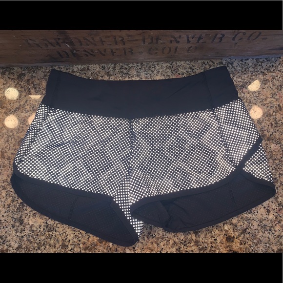 Lululemon Ravish Reptile Speeds 2.5” - Picture 7 of 7